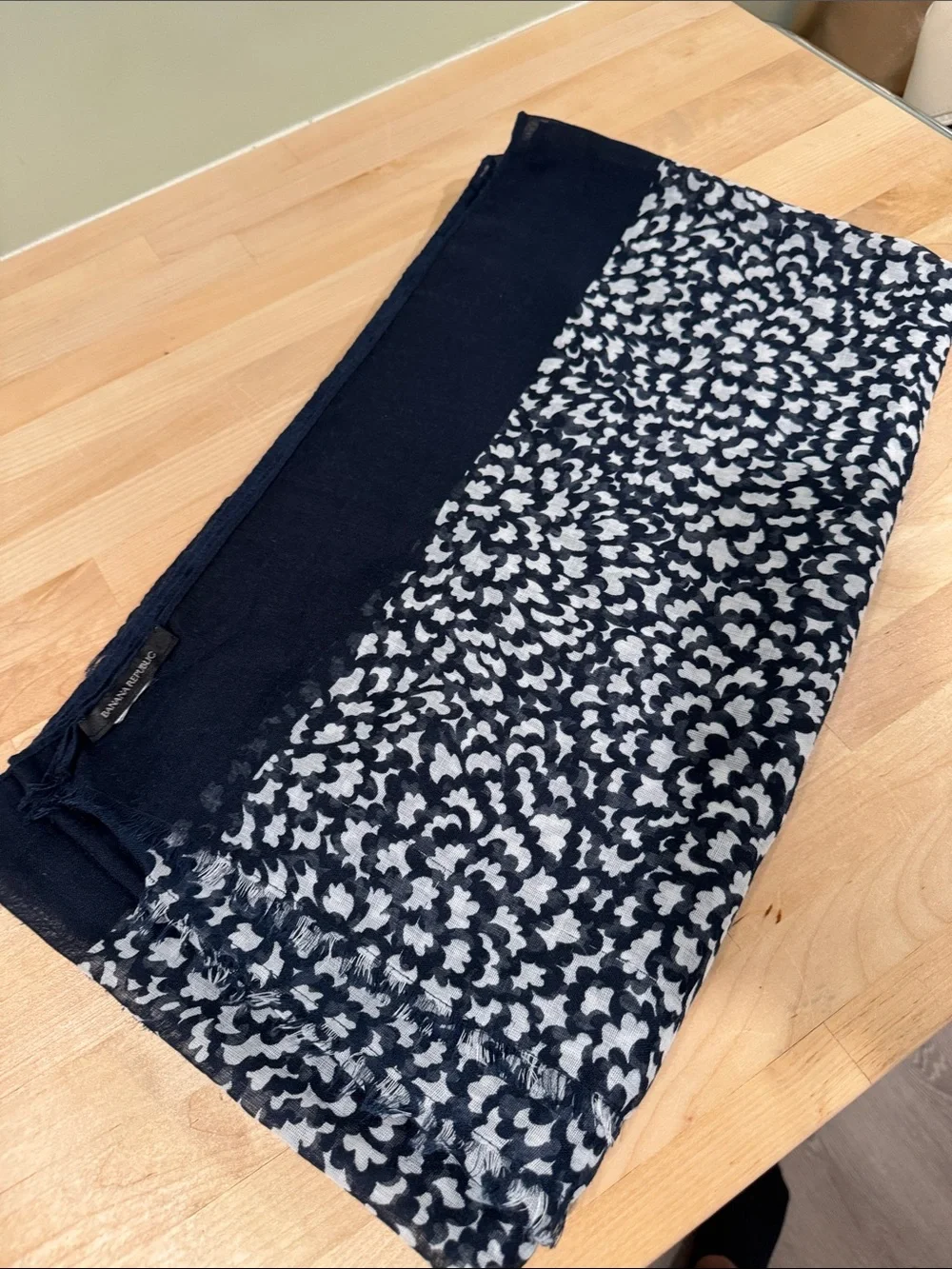 Banana Republic Navy and White Patterned Lightweight Scarf
